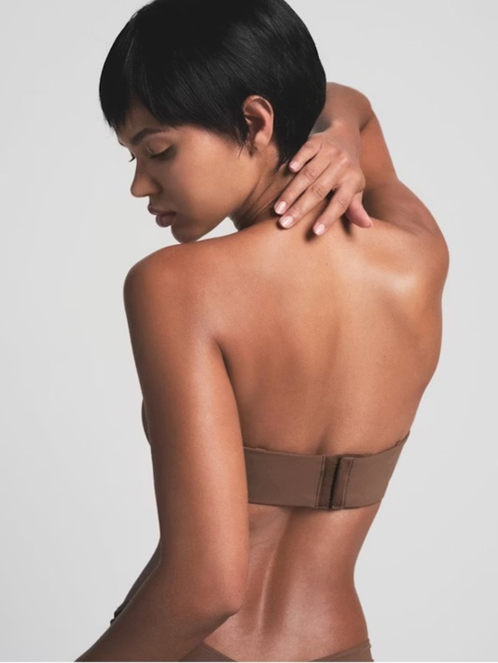 SKIMS Strap or Strapless Buttery Soft Fits Everybody Bra - Picture 3 of 9